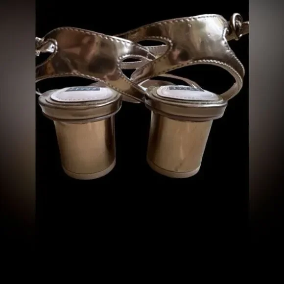 White House Black market Fabulous, strappy BRONZE leather sandal EUC 7M - Picture 11 of 13